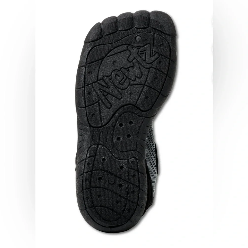 Newtz Boys’ Water Shoes NWOT/ with UPF 50, Size 13-1